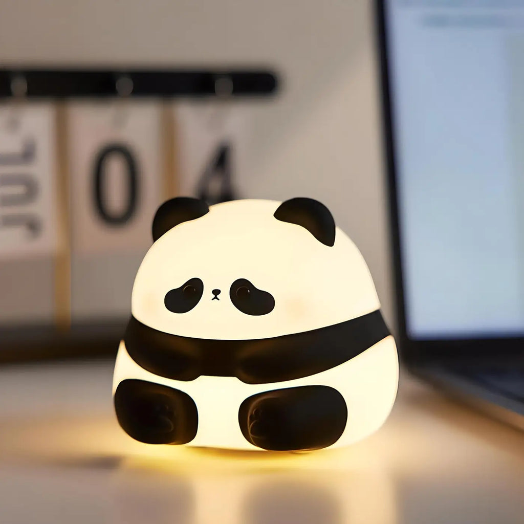 Veilleuse panda expressif aux formes arrondies