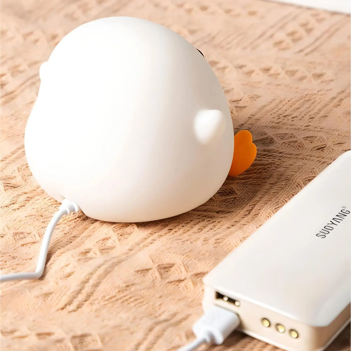 Veilleuse poussin minimaliste pour chambre d'enfant