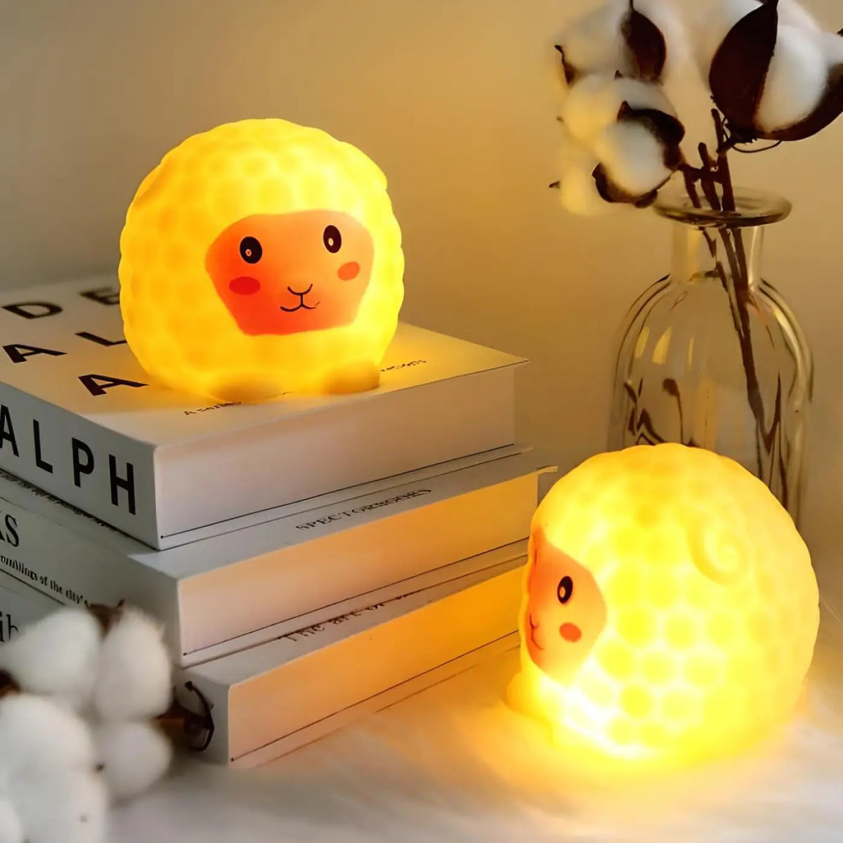 Veilleuse petit mouton au design minimaliste
