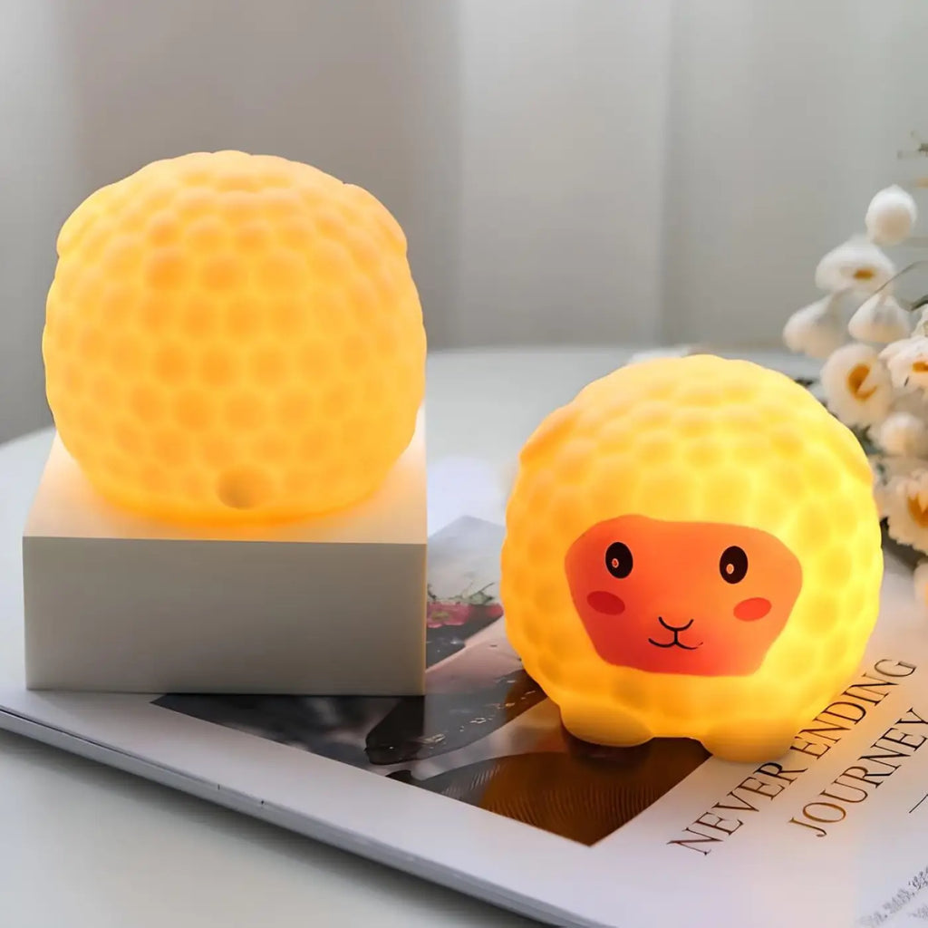 Veilleuse petit mouton au design minimaliste